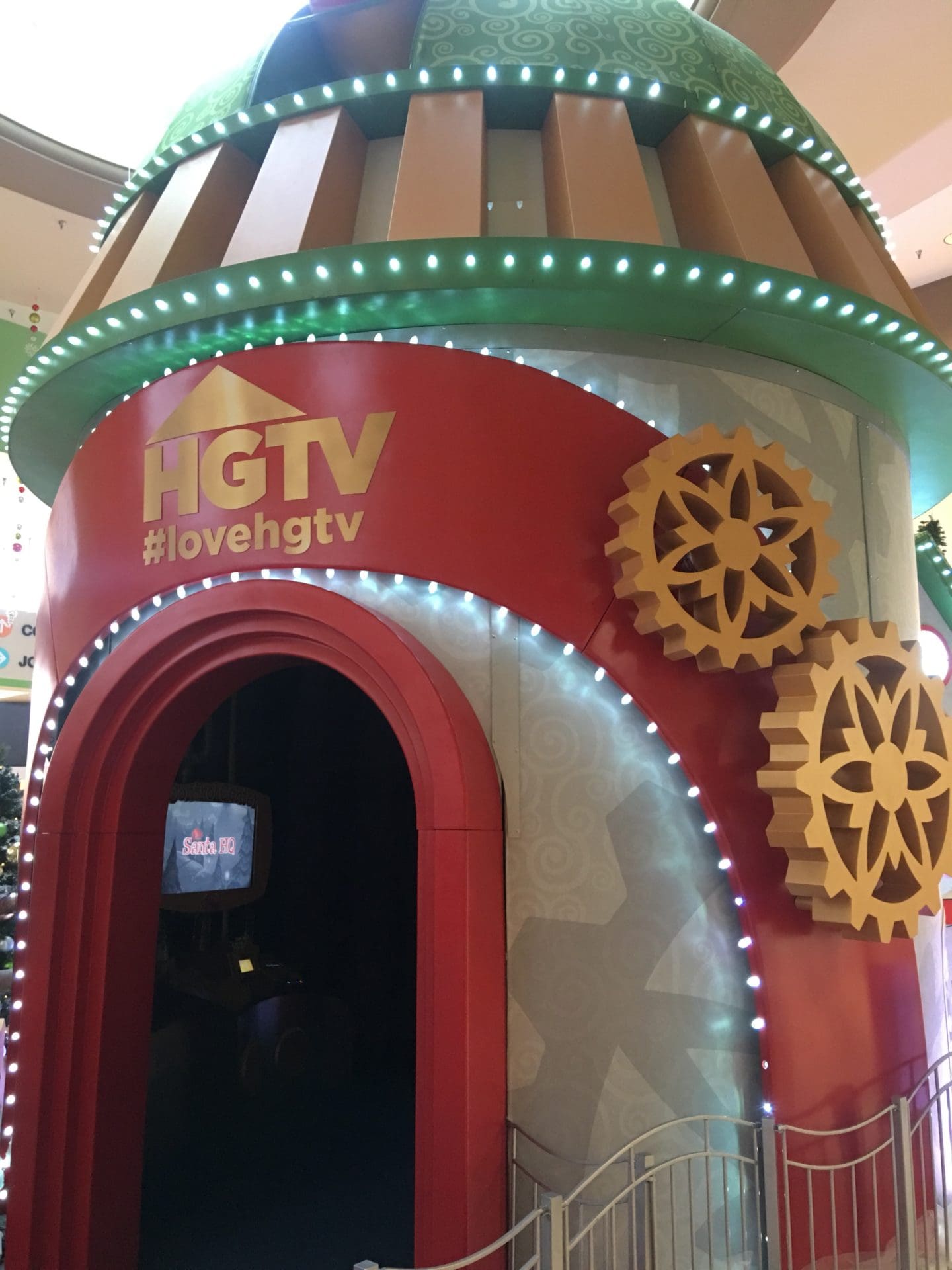 HGTV's 'Santa HQ' Experience Brings Festive Family Fun to 15 Macerich Malls  This Holiday Season