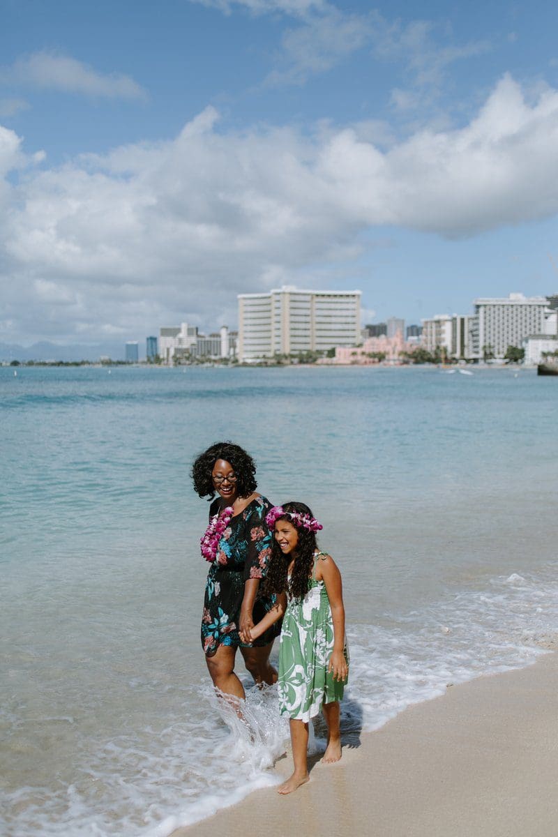 Hire A Travel Photographer, Flytographer, Oahu, Hawaii, Courtney Blacher, Travel Blogger, World In Four Days, Black Travel Blogger